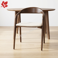 Chaises de Restaurant en Noyer, Frêne, Chêne et Tables à Manger en Bois Massif en Gros