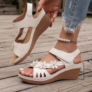 Sandalias de cuña transpirables de moda para mujer, de diseñador, con aumento de altura, calzado hueco cruzado para primavera y verano, al por mayor - Product Image 3