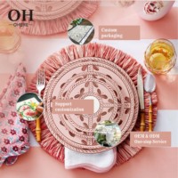 Nouvel arrivage : Service de table en céramique rose, assiettes en porcelaine fine à motif floral, compatibles micro-ondes, pour événements de mariage et assiettes de présentation.
