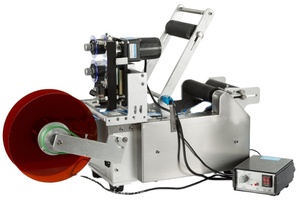 Máquina etiquetadora de botellas redondas semiautomática MT50D con impresora de Fecha - Product Image 2