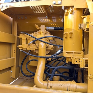 Excavatrice sur chenilles Caterpillar 320BL de 20 tonnes, d'occasion, de haute qualité, presque neuve, pour les chantiers de construction - Product Image 4