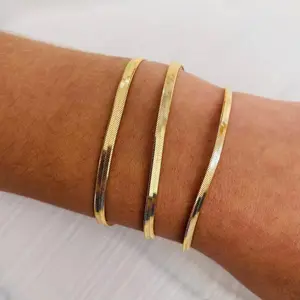 Catena in oro 14K per uomo bracciale a catena a serpente piatto per donna collana a spina di pesce con catena a osso di serpente sottile in acciaio inossidabile