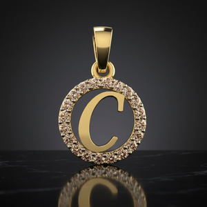 Pendentif pour femme en or véritable 18 carats, avec un design de bijoux intemporel et élégant, finition raffinée, brillance classique et attrait de luxe. - Product Image 4