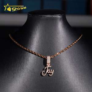 Colgante Personalizado con Nombre en Moissanita, <span class=keywords><strong>Plata</strong></span> de Ley 925 Chapada en Oro, Pasa la Prueba del Diamante, Moissanita con Incrustaciones de Circonitas - Product Image 1