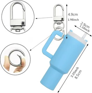 Novedad: Llavero de PVC <span class=keywords><strong>con</strong></span> diseños variados de mini tazas, soporte para bálsamo labial, para mujer y niña, ideal como adorno para llavero, monedero, bolso o botella - Product Image 4
