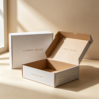 Boîte d'expédition de luxe personnalisée en carton ondulé imprimé numériquement en quadrichromie, production en 72h, pour vêtements, emballage recyclé