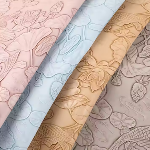 Imperméable PVC Cuir Fleur En Relief Carpe Conception 1.0mm D'épaisseur Imprimé pour Sac Gants Textiles De Maison Canapé Ceinture Vêtements - Product Image 2