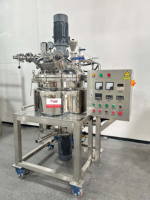 Machine de fabrication de crèmes cosmétiques mobiles 50L 100L pour startups, avec réservoir chauffant agitateur, mélangeur sous vide et homogénéisateur pour lotions corporelles