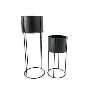 Haute qualité <span class=keywords><strong>pas</strong></span> <span class=keywords><strong>cher</strong></span> fer noir <span class=keywords><strong>grand</strong></span> bougeoir pour la décoration de la maison - Product Image 1