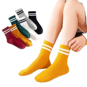 Kaus Kaki Bergaris Pergelangan Kaki Campuran Kustom Kaus Kaki Olahraga Kasual Kaus Kaki Kaus Kaki Panjang Tabung Medium Lembut dengan MOQ Rendah - Product Image 2