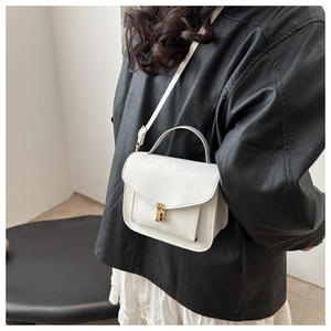 Nuevo bolso bandolera retro personalizado de alta gama con textura de PU, bolso de hombro informal y moderno para mujer. - Product Image 2