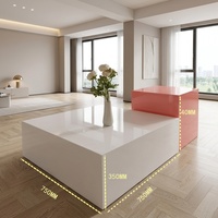 Table basse en acrylique minimaliste esthétique en forme de cube avec PMMA résistant au jaunissement pour salon et chambre à coucher modernes