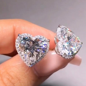 Orecchini a forma di cuore con cristalli per donna, accessori minimalisti e dolci da indossare tutti i giorni - Product Image 6