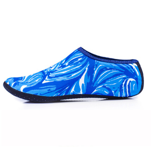 <span class=keywords><strong>Scarpe</strong></span> Acquatiche Unisex ad Asciugatura Rapida Antiscivolo Leggere Traspiranti Estive da Spiaggia per Immersioni Sportive per Bambini Vendita all'Ingrosso in Gomma - Product Image 1