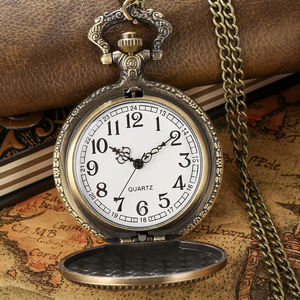 Montre de poche steampunk Eye Monster Beholder, cadeau gothique unique pour les collectionneurs, montre pendentif en bronze rétro avec chaîne - Product Image 2