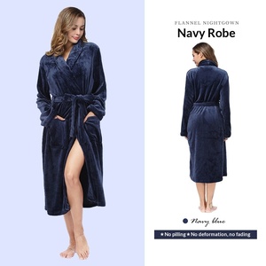 Peignoir en flanelle doux et chaud surdimensionné pour femme avec capuche, épais et moelleux, idéal pour l'hiver - Product Image 6