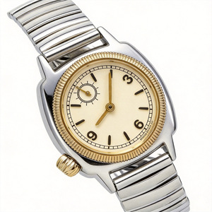 Bracelet rétro en acier à ressort, montre de luxe exclusive et non conventionnelle de petite taille pour hommes et femmes, avec mouvement à quartz antique. - Product Image 1