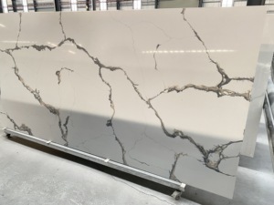 Lastra di Quarzo Artificiale Calacatta Bianco Premium per Piani Cucina e Isole, 3200x1600 mm, Vendita Diretta dalla Fabbrica - Product Image 1