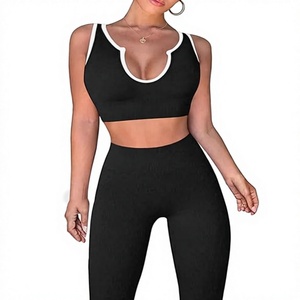 Ensemble de sport pour femme : Leggings sculptants taille haute et brassière de sport respirante extensible avec coussinets amovibles pour yoga, gym et entraînement - Product Image 1