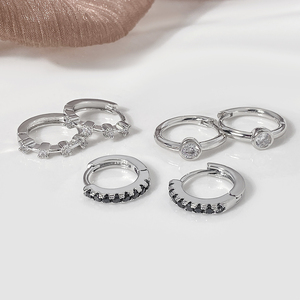 Pendientes de Aro Pequeños de Moda Estilo Arcoíris, Joyería de Moda Unisex, Aleación de Cobre con Circonita, Chapado en Oro de 18K, Regalo al por Mayor - Product Image 4