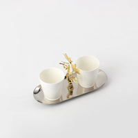 Ensemble de tasses en céramique écologiques de luxe avec plateau en acier inoxydable et décor en feuille d'érable dorée pour la maison et l'hôtel