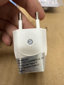 Bianco CJ240 spina piatta 10A/250 ~ 3 Pin industriale rame ottone per EU US AU UK sud aucafrica con IP54 per applicazioni industriali - Product Image 3