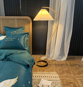 2021 nuovo Design Retro ombrello lampada da terra Nordic minimalista classico comodino pieghettato lampade angolari lampada pieghettata - Product Image 6