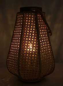 Portavelas Rústico de Ratán, Hecho a Mano con Fibras Orgánicas, Encanto Natural, Luz Cálida, Decoración para el Hogar - Product Image 3