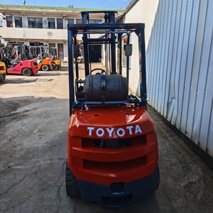 Venta Directa de Montacargas FG25 de 2.5 Toneladas, Importado de Japón, Usado, Comercio Exterior, Combustión Interna, Desplazador Lateral Hidráulico, Sólido - Product Image 5