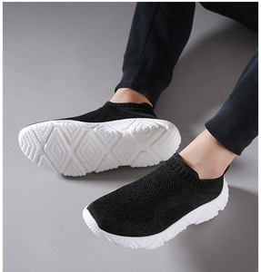Zapatos Deportivos Casuales Negros para Hombre, Talla Grande, Sin Cordones, Ultraligeros, Elásticos, Transpirables, Tipo Calcetín - Product Image 1