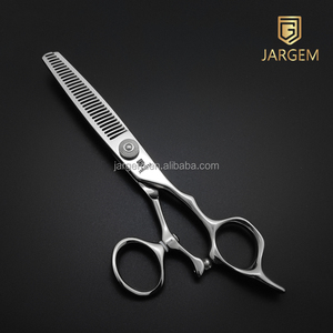 Juego de Tijeras de Peluquería Profesionales Giratorias de 6 Pulgadas con Mango Grande para Salón de Belleza - Product Image 4