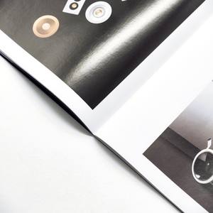 Magazines et catalogues personnalisés par des professionnels: estampage de feuille d'or et typographie - Product Image 4