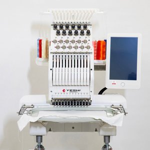 Máquina de Bordar Comercial de 12 Agujas a Precio de Fábrica, Máquina de Bordar de Fácil Manejo de 1 Cabezal para la Industria de Prendas de Vestir y Sombreros - Product Image 1