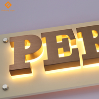 Lettres 3D rétroéclairées en acier inoxydable brossé or rose sur mesure avec base en acrylique pour enseigne de salon de beauté, enseigne de centre de médecine esthétique