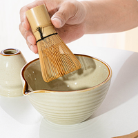 Ensemble fouet à matcha 2 pièces, bol à matcha professionnel en céramique avec bec verseur, support pour fouet en bambou, coffret cadeau noir