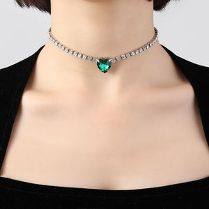 Collana di Alta Gioielleria da Donna con Smeraldo a Forma di Cuore di Lusso Catena a Maglie Vintage per Matrimoni e Feste Vendita all'Ingrosso - Product Image 6