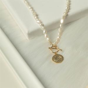 Collier vintage en or avec perle d'eau douce baroque naturelle, boucle OT, collier clavicule, style INS, pendentif tendance - Product Image 1