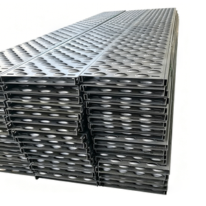 Placas de Rejilla de Seguridad Perforadas y con Bridas, Fabricadas en Vietnam a Medida, para Plantas Químicas Según Planos - Product Image 1