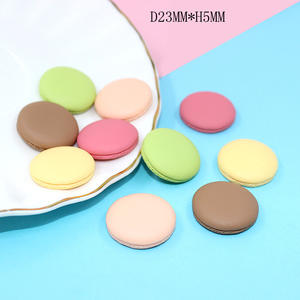 Dijes de Resina Pintados a Mano en Forma de Corazón y Redondos en Color Verde Amarillo para Slime, Fundas de Móvil, Llaveros, Manualidades y Decoraciones - Product Image 5