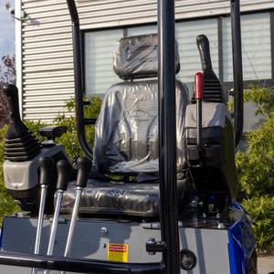 Miniexcavadora HIGHTOP HT 12 P con Capacidad de 1200 kg, Estándar EPA EURO 5, 1 Año de Garantía, Precio con Descuento - Product Image 6