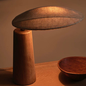 Lampada da Tavolo in Legno Massello Stile Wabi Sabi, Luce da Comodino in Quercia Naturale, Lampada da Scrivania Minimalista Nordica per Camera da Letto e Arredamento Hotel - Product Image 3