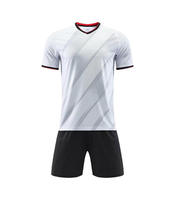 Großhandel Fußball-Vereinstrikots Fan-Version Fußballbekleidung Kurzarm-Fußballtrikot für Erwachsene Fan-Kollektion