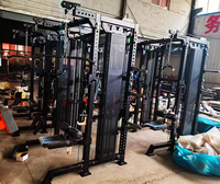 Équipement de fitness pour usage commercial en salle de sport : Cage de musculation multifonctionnelle, Machine Smith, Rack à squats