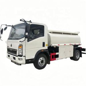 Camion-citerne à carburant HOWO 5000l 4x2 neuf, prix d'usine, camion-citerne à huile pour la ravitaillement en carburant, à vendre - Product Image 1