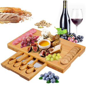 Planche à fromage en bambou Bright Source avec ensemble de couteaux 255 mm carré pour usage domestique - Product Image 2