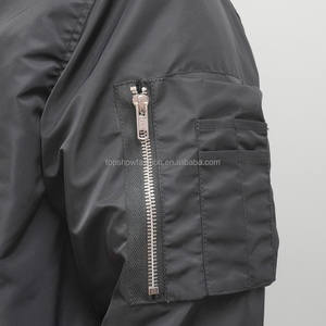 Chaqueta Bomber Topshow para Hombre, Negra, Corta, de Nailon, Cortavientos, con Bolsillo - Product Image 3