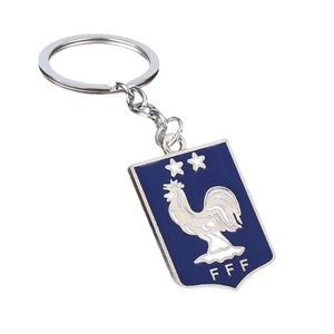 พวงกุญแจรูปโล่ทรงกลมโลหะผสมสังกะสีลายบาร์เซโลน่าสีสันสดใสสำหรับลิเวอร์พูล อาร์เซนอล เชลซี สำหรับแฟนฟุตบอล - Product Image 1