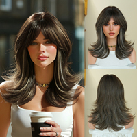 Pelucas de Cabello Sintético de 20 Pulgadas, Color Marrón Ceniza Oscuro con Reflejos Plateados, Fibra Resistente al Calor, Aspecto Natural Mate