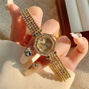 <span class=keywords><strong>Orologio</strong></span> Bracciale Vintage Movimento al Quarzo Impermeabile Ovale Piccolo <span class=keywords><strong>Orologio</strong></span> Dorato al Quarzo per Gioielli di Lusso da <span class=keywords><strong>Donna</strong></span> - Product Image 2