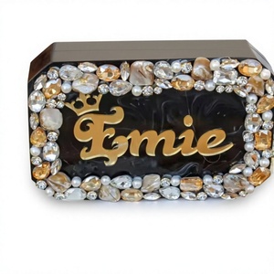 Pochette rectangulaire en résine Emie Crystal Pearl avec rabat scintillant, style soirée - Product Image 1
